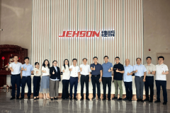 副总连系产线实景引见了企业焦点产物的